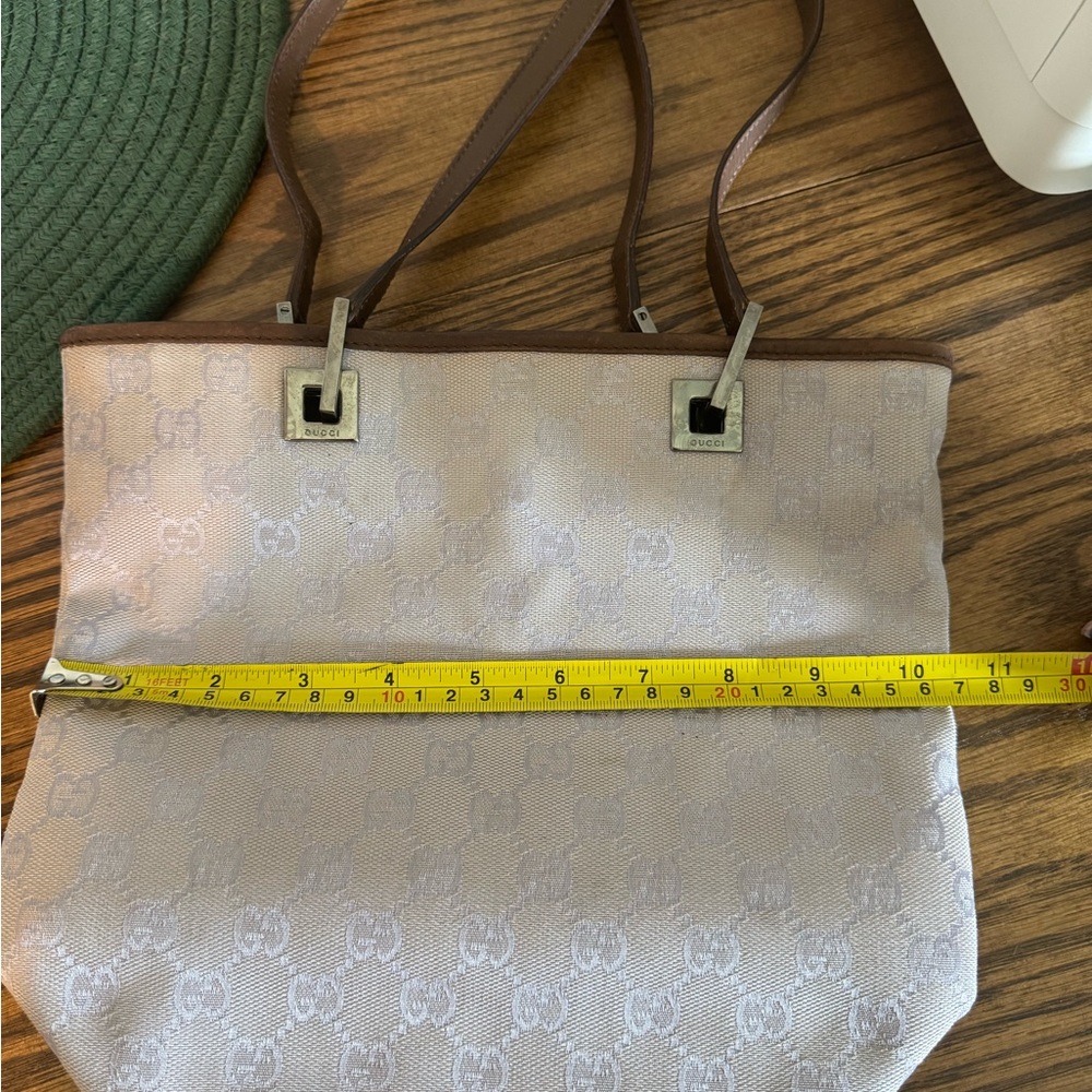 Authentic Gucci GG Lavender/Light Purple Canvas Tote - Picture 13 of 13